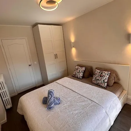 Les Arenes - Centre, 2 Pieces Recemment Renove De 45 M2 Avec Sa Terrasse De 10 M2 דירה *