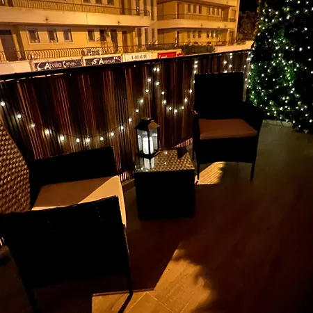 Les Arenes - Centre, 2 Pieces Recemment Renove De 45 M2 Avec Sa Terrasse De 10 M2 דירה קאן