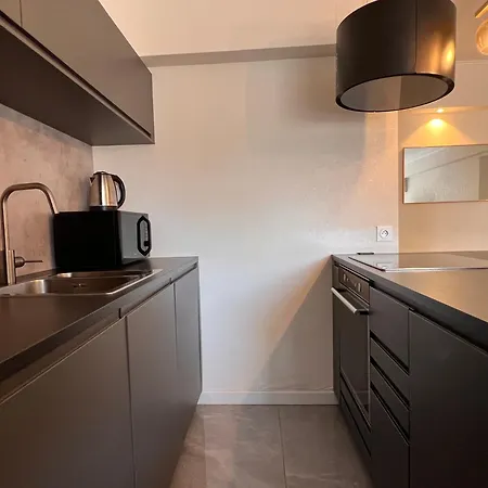 Les Arenes - Centre, 2 Pieces Recemment Renove De 45 M2 Avec Sa Terrasse De 10 M2 דירה