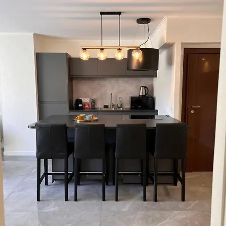 Les Arenes - Centre, 2 Pieces Recemment Renove De 45 M2 Avec Sa Terrasse De 10 M2 Lejlighed *