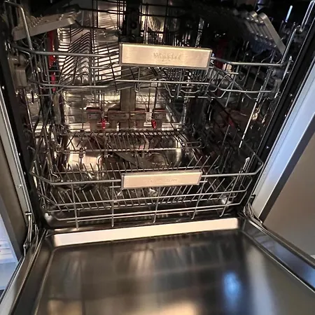 Daire Les Arenes - Centre, 2 Pieces Recemment Renove De 45 M2 Avec Sa Terrasse De 10 M2