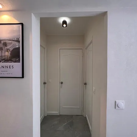Daire Les Arenes - Centre, 2 Pieces Recemment Renove De 45 M2 Avec Sa Terrasse De 10 M2 Cannes