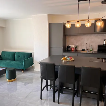 Les Arenes - Centre, 2 Pieces Recemment Renove De 45 M2 Avec Sa Terrasse De 10 M2 * Cannes