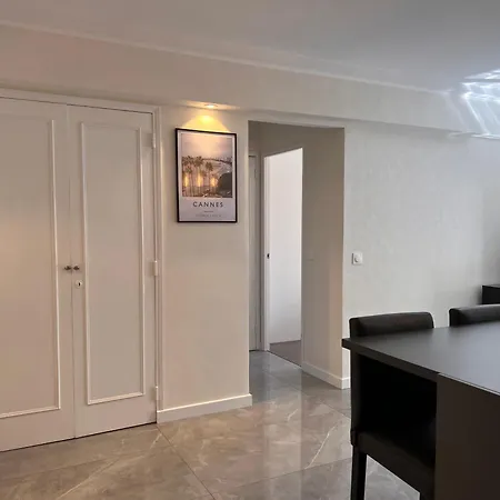 Les Arenes - Centre, 2 Pieces Recemment Renove De 45 M2 Avec Sa Terrasse De 10 M2 Cannes