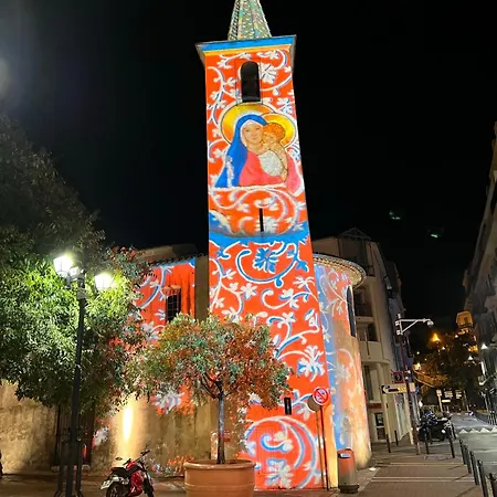 Daire Les Arenes - Centre, 2 Pieces Recemment Renove De 45 M2 Avec Sa Terrasse De 10 M2