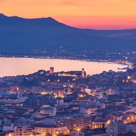 Les Arenes - Centre, 2 Pieces Recemment Renove De 45 M2 Avec Sa Terrasse De 10 M2