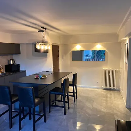 Daire Les Arenes - Centre, 2 Pieces Recemment Renove De 45 M2 Avec Sa Terrasse De 10 M2