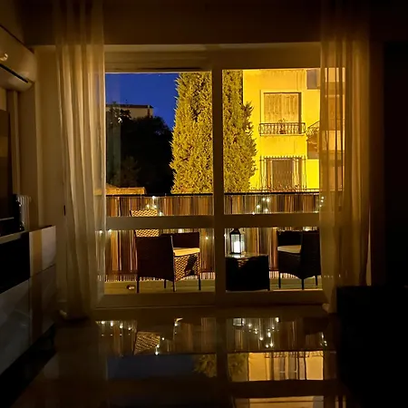 Les Arenes - Centre, 2 Pieces Recemment Renove De 45 M2 Avec Sa Terrasse De 10 M2